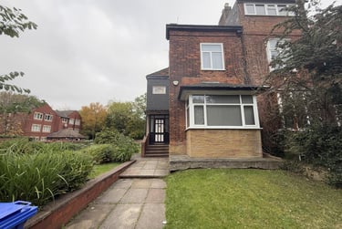7 bed flat, Birch Polygon, Victoria Park, Manchester, M145HX - Image 1